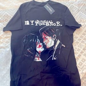 Nwt. MCR Hot topic T . Stunning cover art . For casual everyday look .